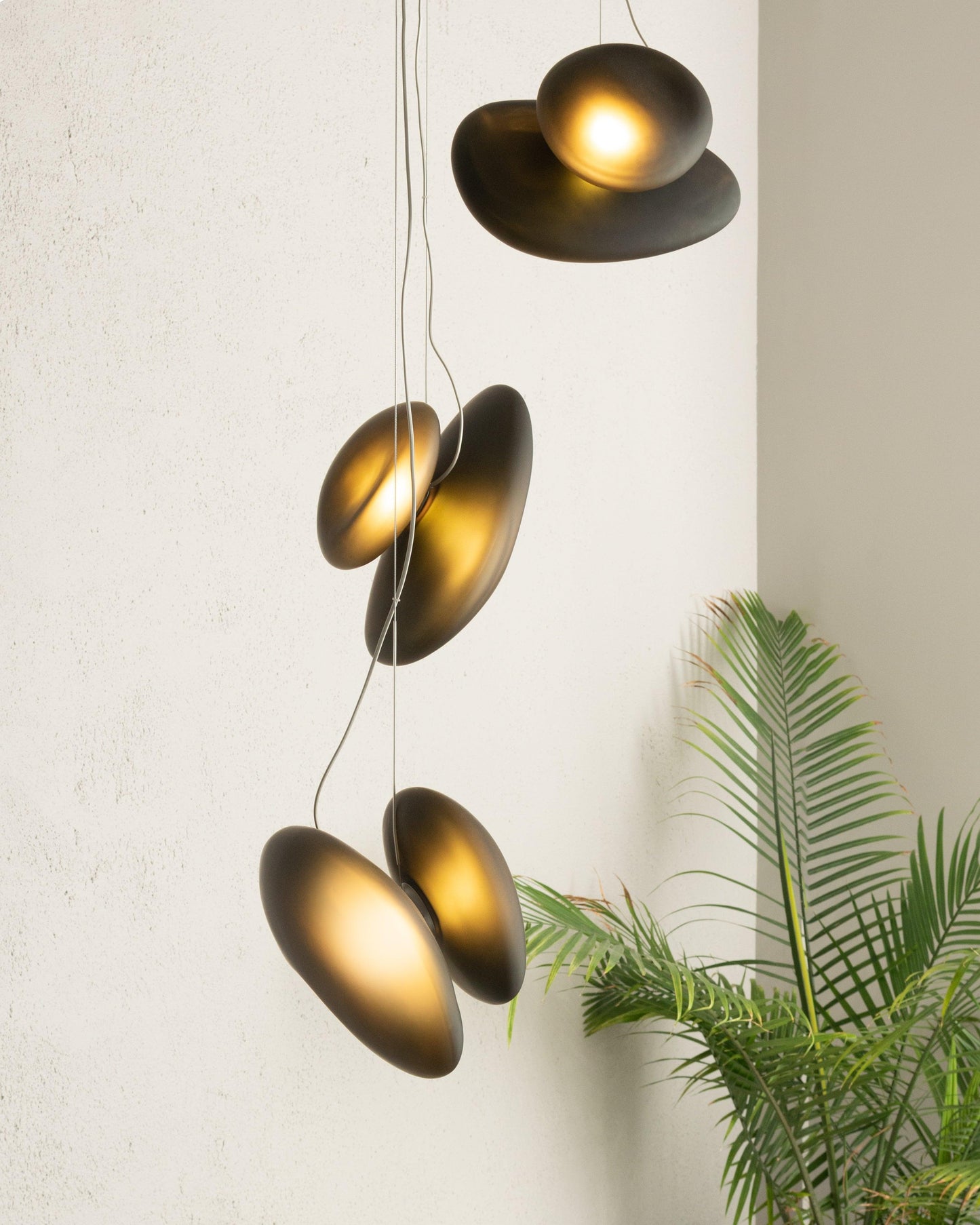 A-N-D - Pebble 3-P Chandelier - Hängeleuchten - Sarto Group