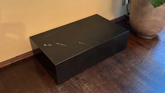 Audo Copenhagen - Audo Copenhagen Plinth Low Couchtisch - Couchtische - Sarto Group