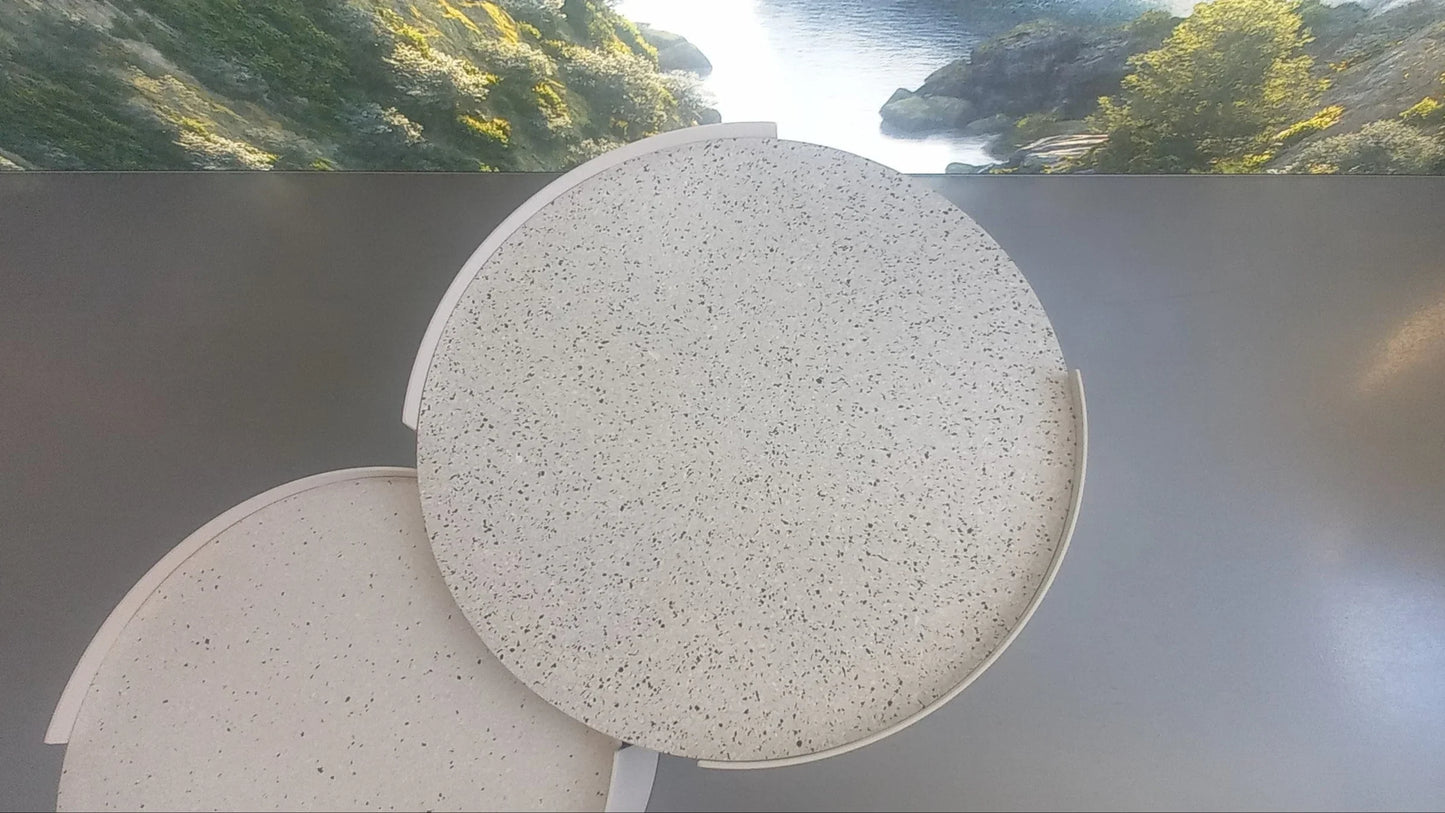 Cassina - Cassina Outdoor Beistelltisch Bowy 554 - Ø 90 - Gartentische - Sarto Group