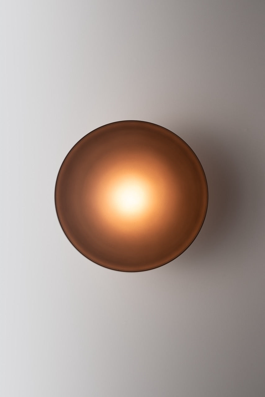Contour ceiling/wall light