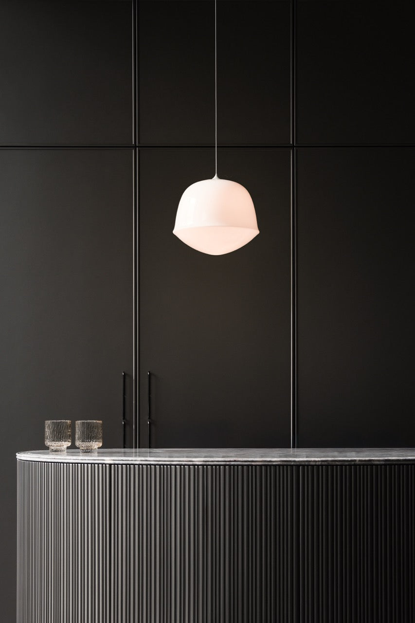 Contour pendant light