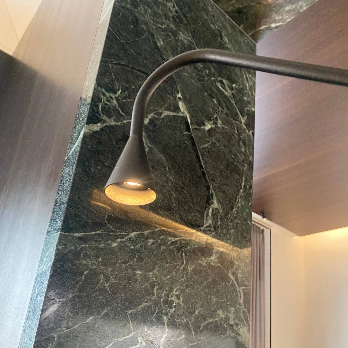 Trizo21 - Trizo21 Austere F Stehleuchte - sarto Tailored Interiors Group