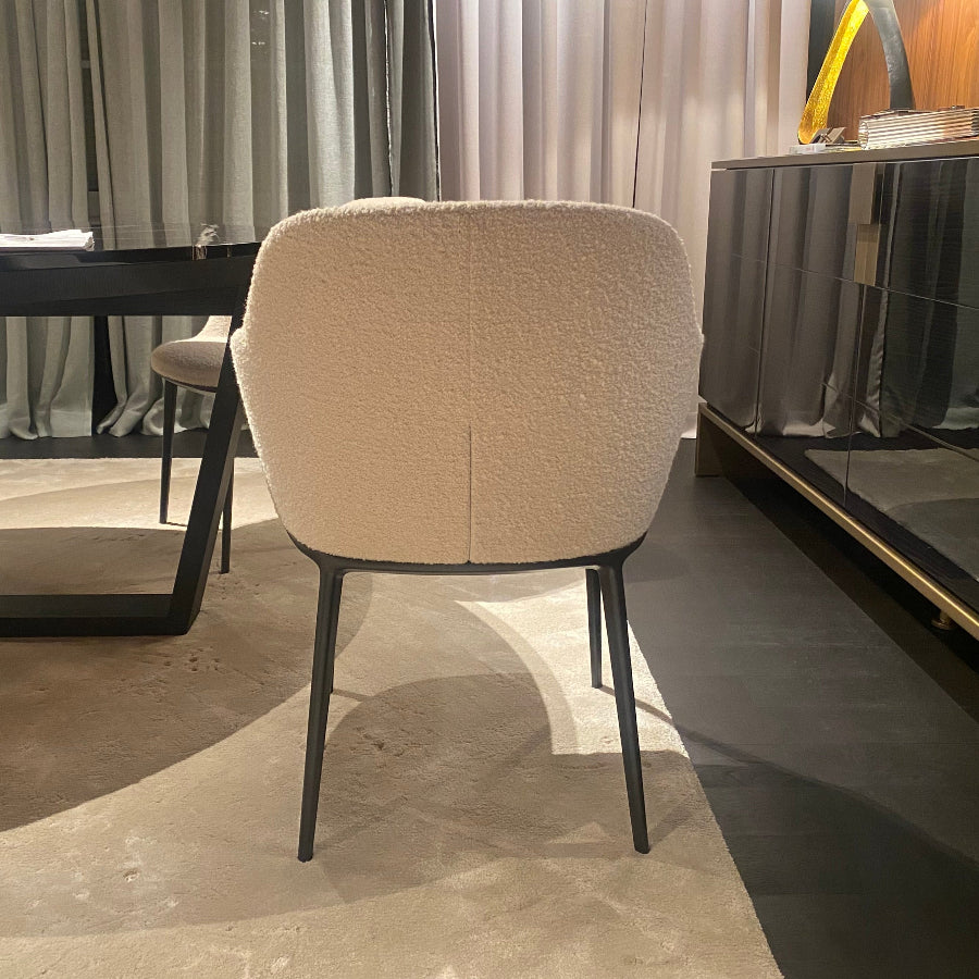 B&B Italia Caratos Stuhl mit Armlehnen