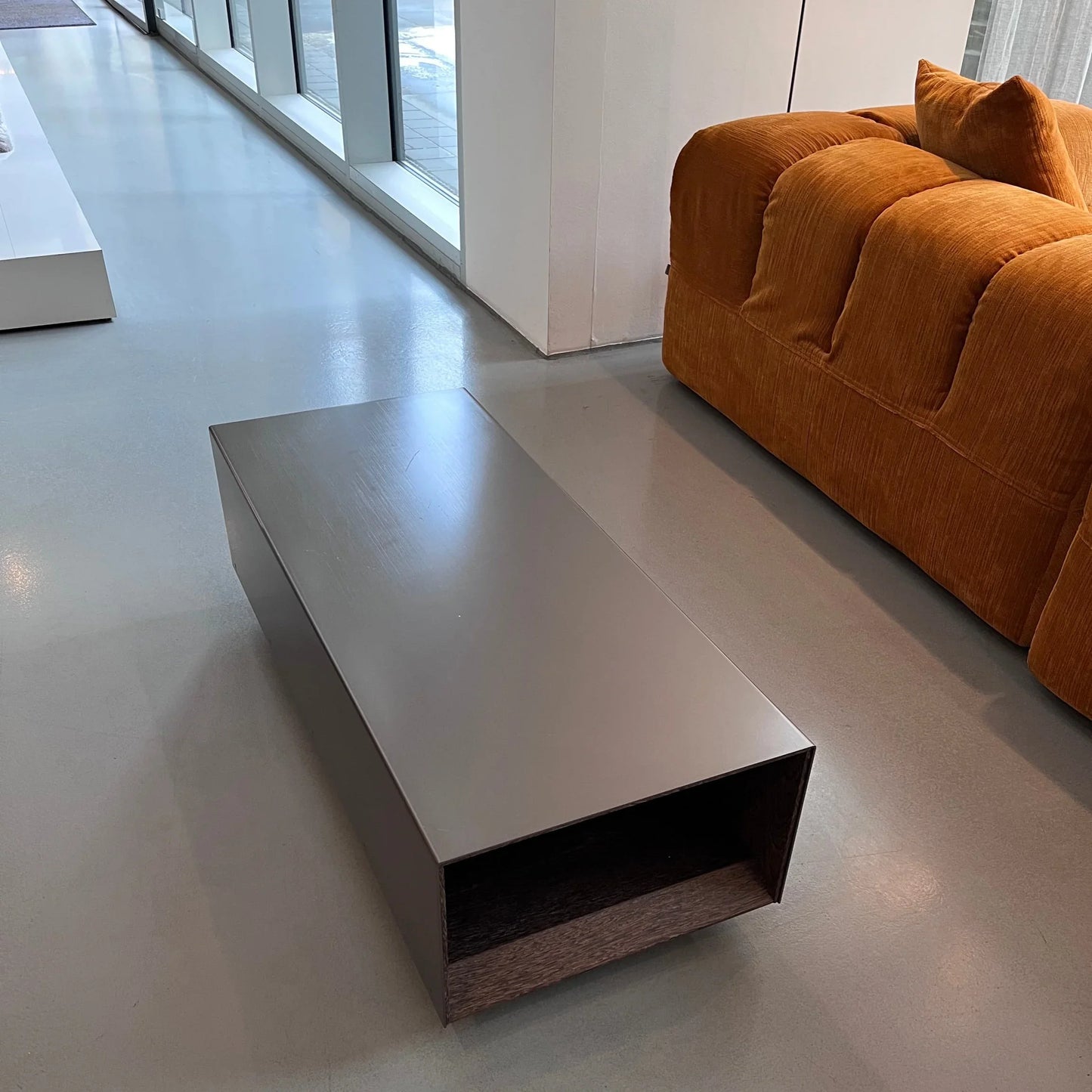 Minotti Gray side table