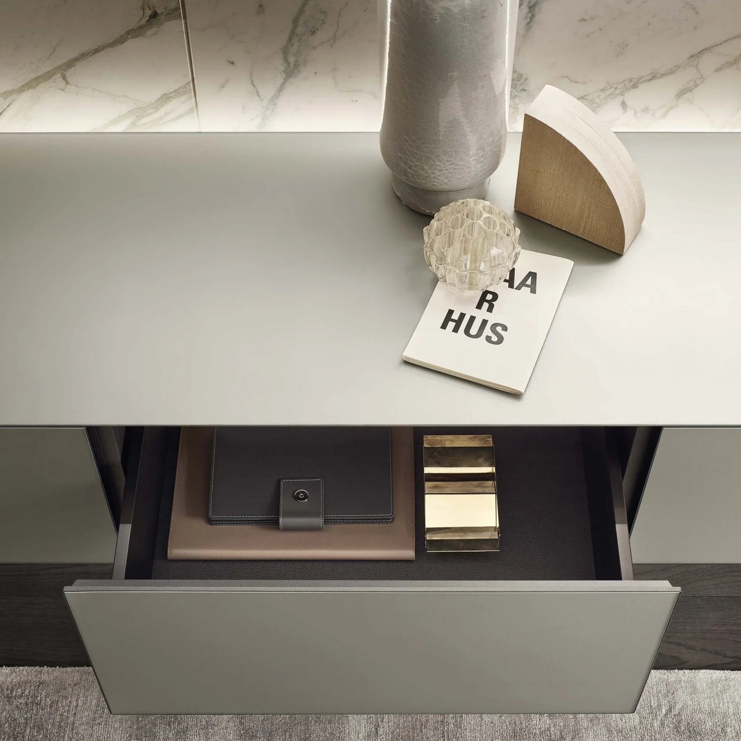 Rimadesio - SELF Hängesideboard - sarto Tailored Interiors Group