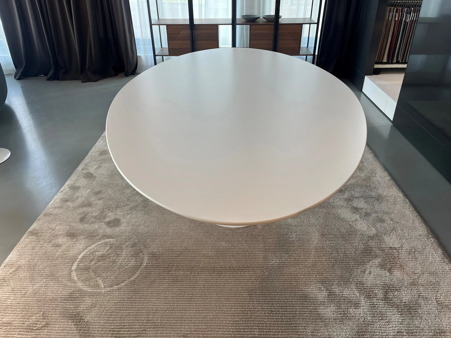 Knoll International - Knoll International Saarinen Esstisch Oval - Esstische - Sarto Group