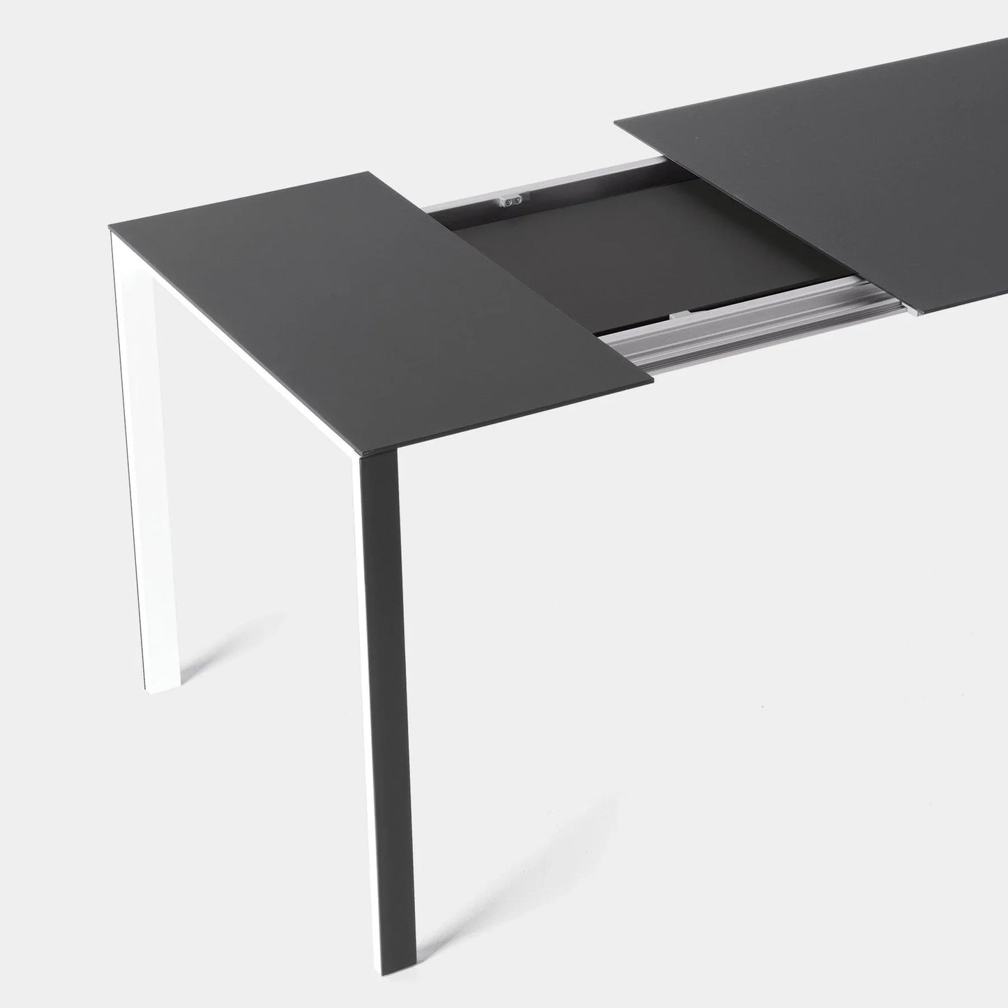Kristalia - Thin-K Outdoor Tisch - sarto Tailored Interiors Group