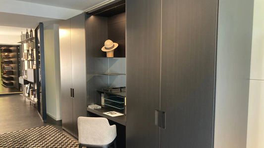 Poliform - Poliform SENZAFINE PLUS Ankleide mit Drehtüren - Schränke - Sarto Group