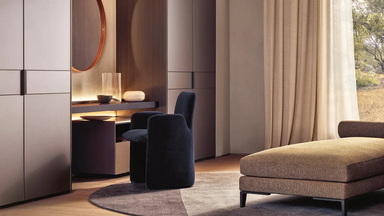 Poliform - Guest Armlehnen Stuhl - sarto Tailored Interiors Group