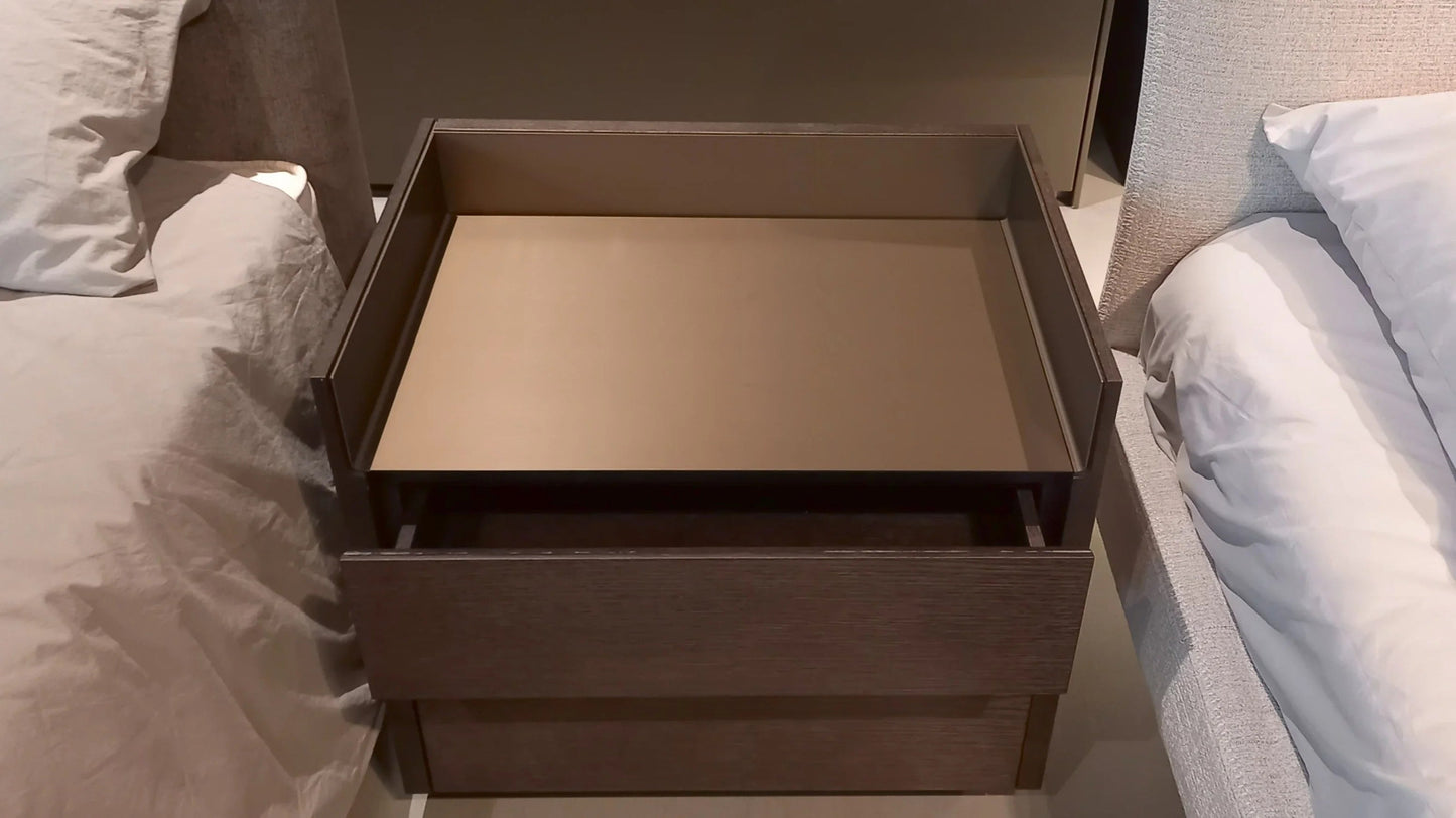 Punt - Stockholm Nachttisch - sarto Tailored Interiors Group