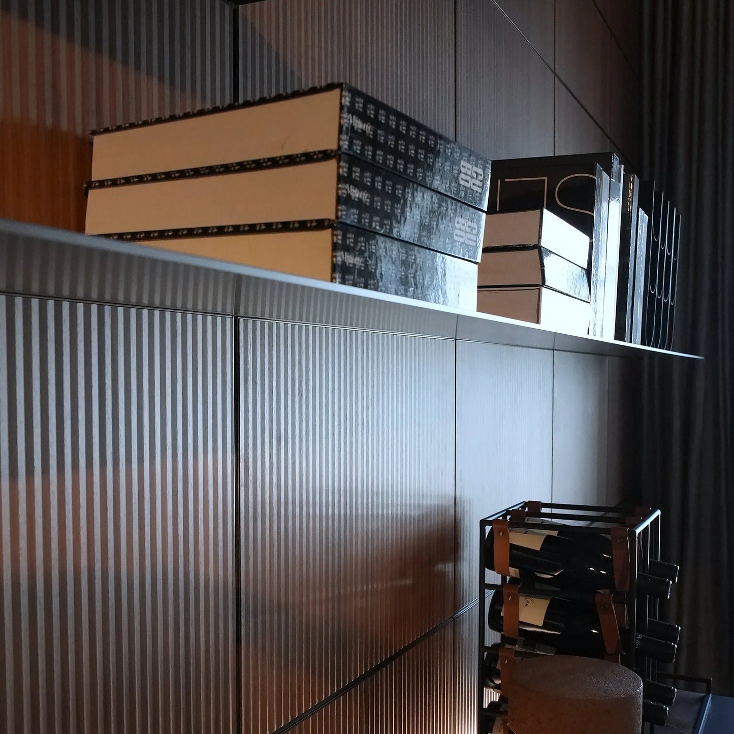 Rimadesio - SELF Hängesideboard - sarto Tailored Interiors Group