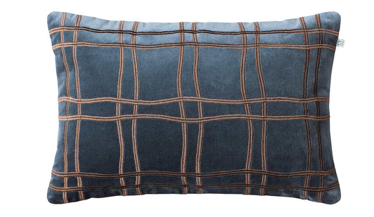Chhatwal & Jonsson - Chhatwal & Jonsson Tattersall Samtkissen 40 x 60 cm | Sea Blue/Cognac - Zierkissen - Sarto Group