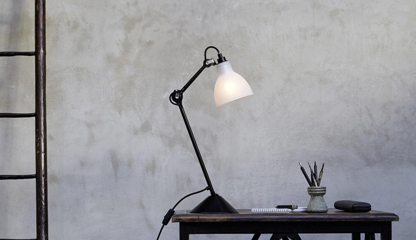 DCW éditions Paris - DCW Lampe Gras N°205 Schwarz - Tischleuchten - Sarto Group