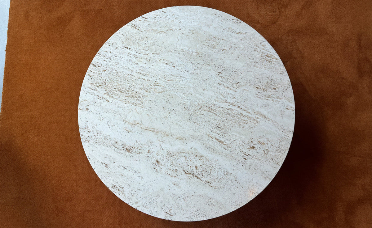 Gubi Epic Couchtisch Tavertin weiss 110
