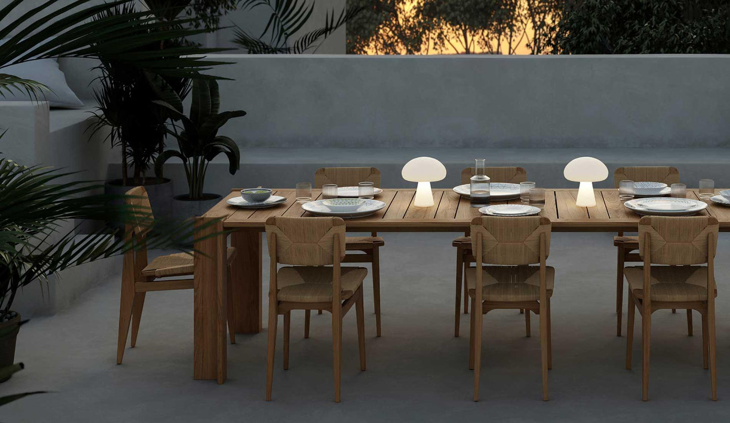 GUBI - GUBI C-Chair Outdoor Stuhl | Natur Teak - Gartenstühle - Sarto Group