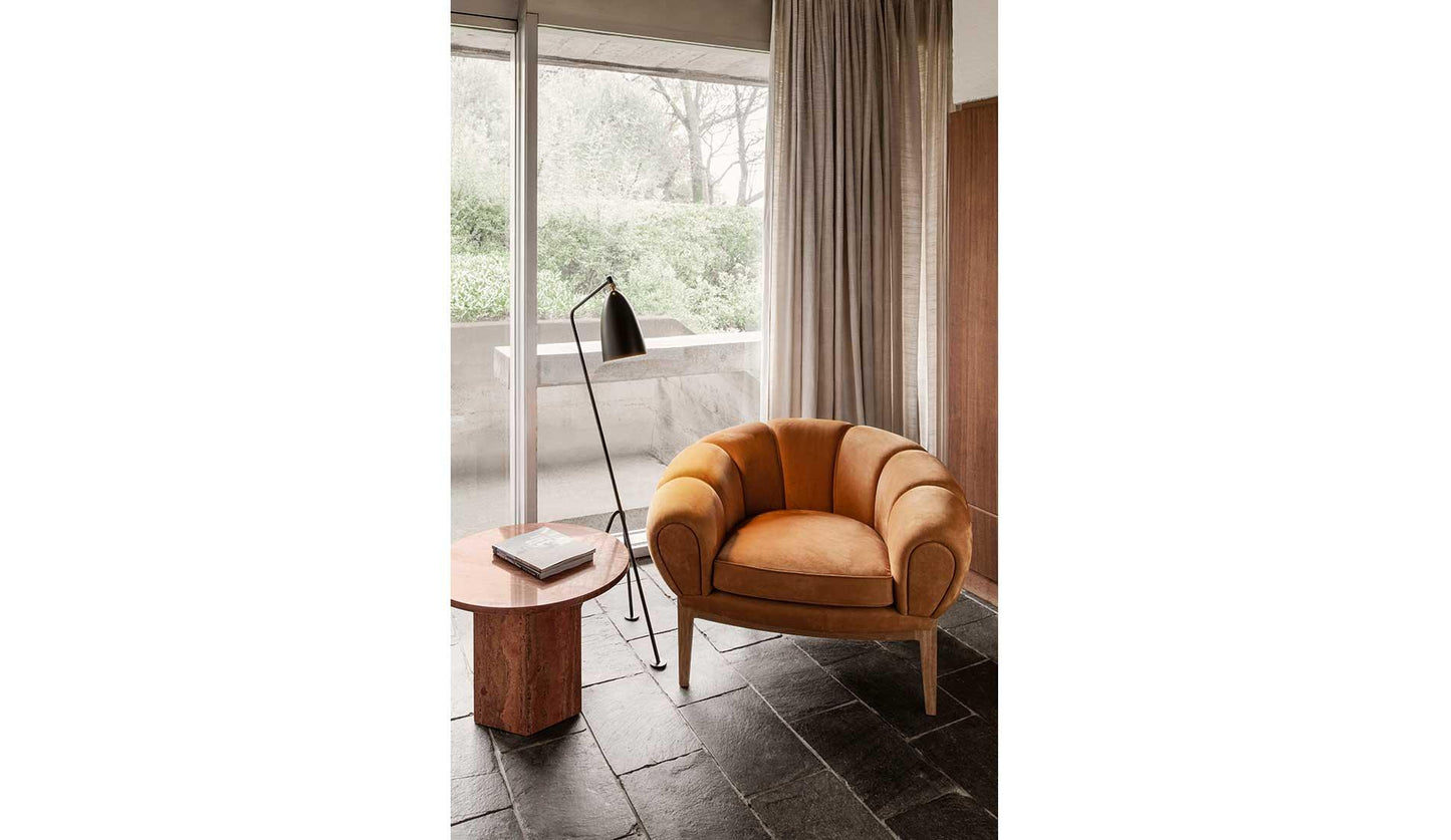 GUBI - GUBI Croissant Loungesessel | Eiche | Chamois Cuoio - Sessel - Sarto Group
