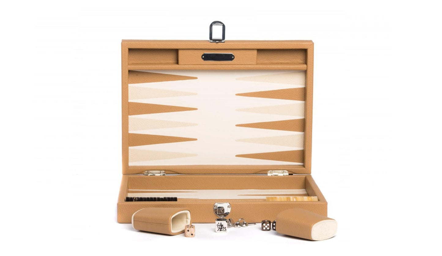 Hector Saxe - Hector Saxe Basile Buffalo Leder Backgammon Spiel | Medium | Cognac - Brettspiele - Sarto Group