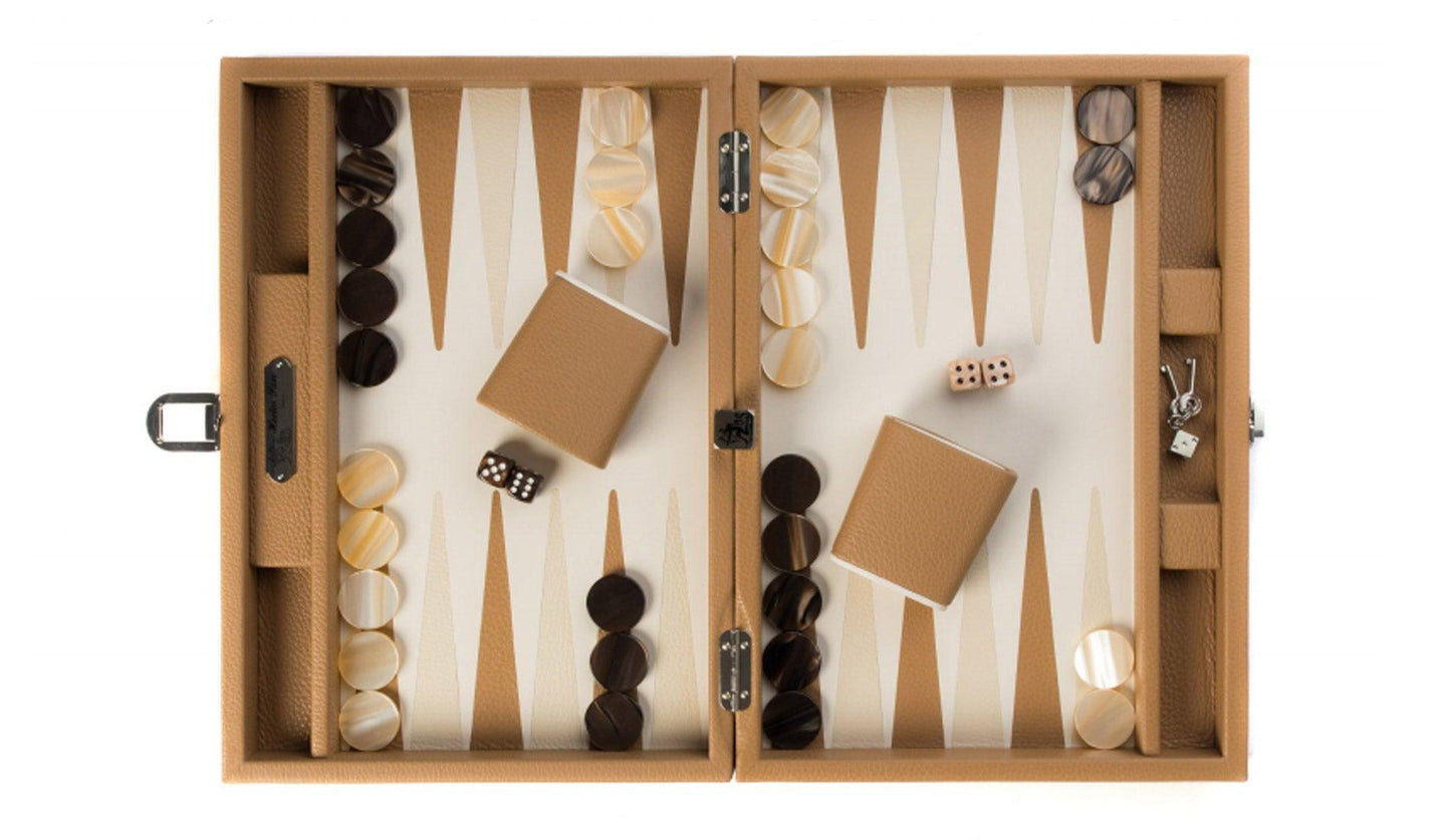 Hector Saxe - Hector Saxe Basile Buffalo Leder Backgammon Spiel | Medium | Cognac - Brettspiele - Sarto Group