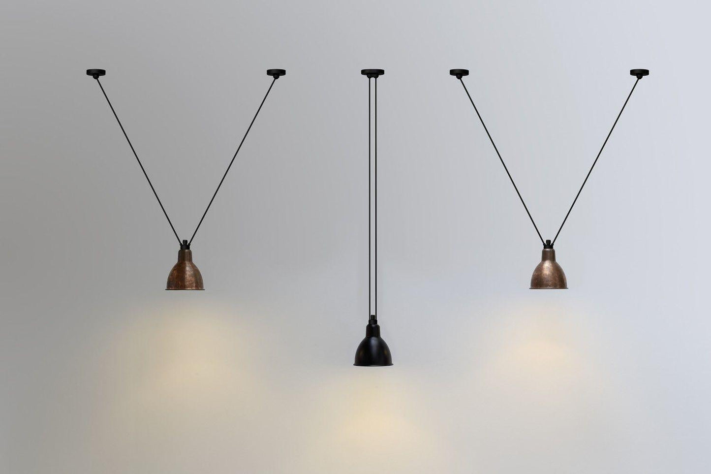 DCW éditions Paris - DCW Lampe Gras N°322 Les Acrobates - Hängeleuchten - Sarto Group
