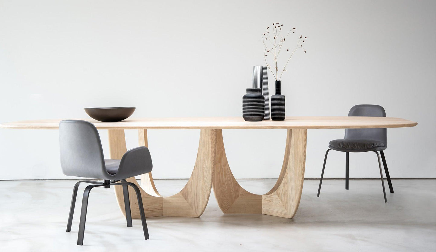 More - MORE Cala Tisch Barrel Shape | Esche Weiss - Esstische - Sarto Group