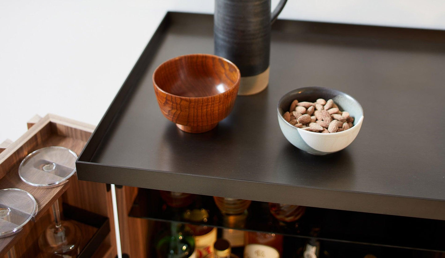 More - MORE HARRI Barschrank breit niedrig | Nussbaum - Barschränke - Sarto Group