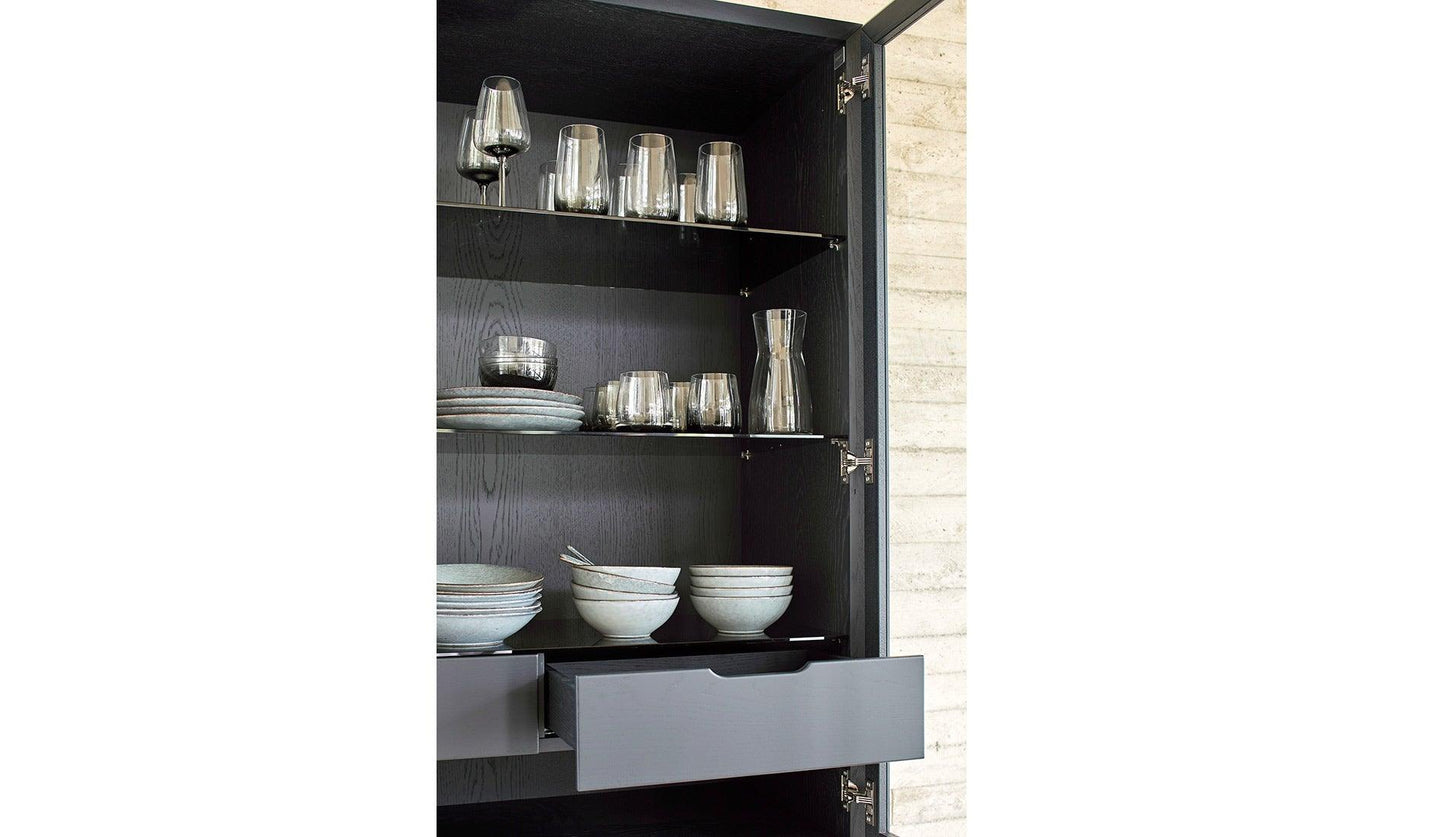 More - MORE HARRI Vitrine | Eiche wengefarben mattlackiert - Vitrinen - Sarto Group