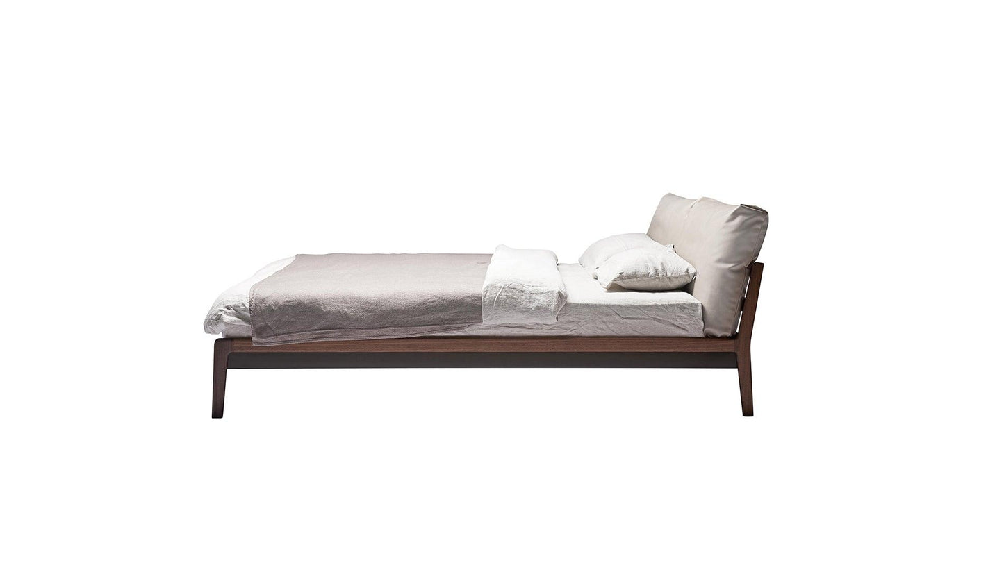 More - MORE SOVA Bett | Amerikanischer Nussbaum geölt - Betten - Sarto Group
