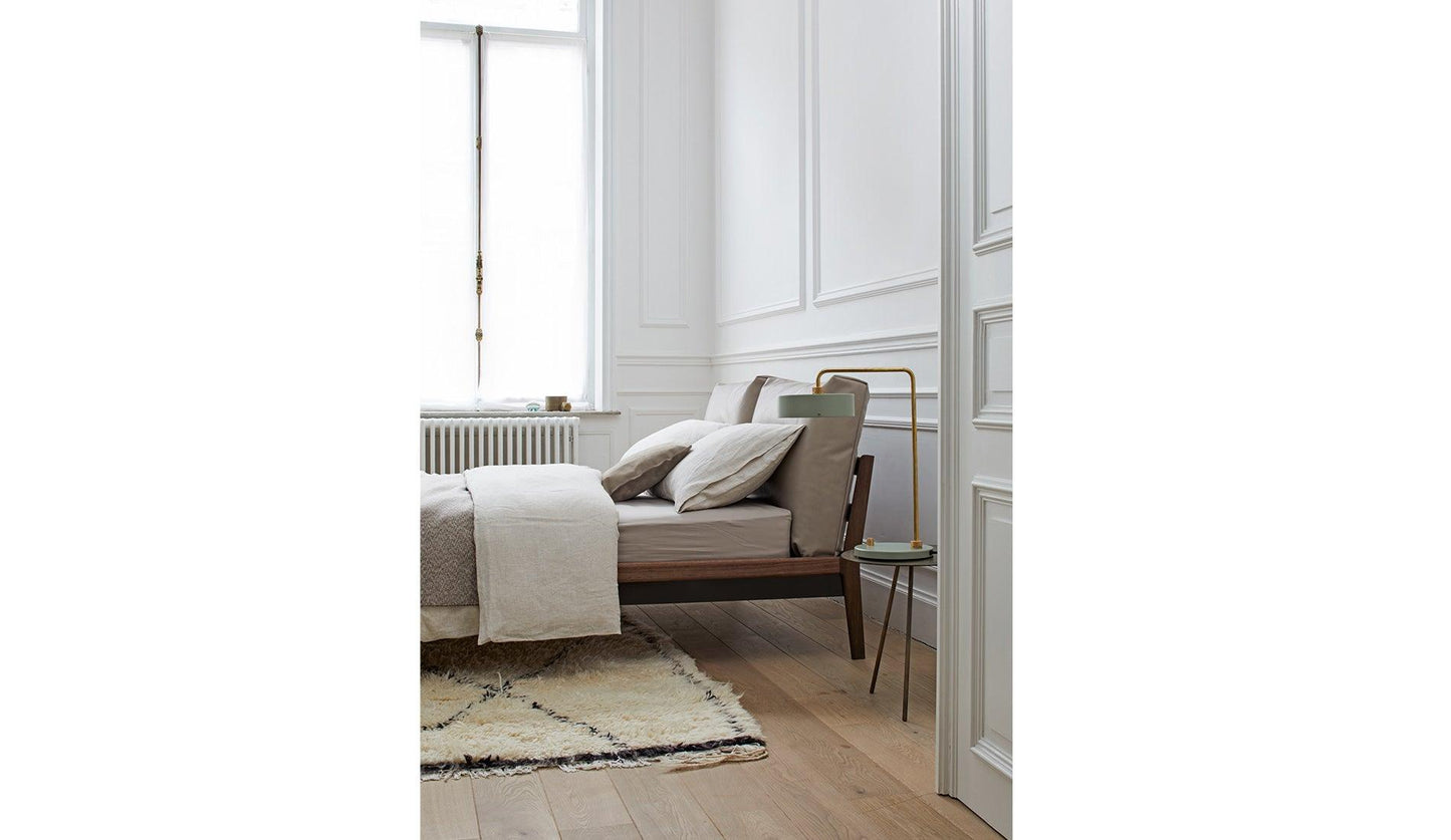 More - MORE SOVA Bett | Amerikanischer Nussbaum geölt - Betten - Sarto Group