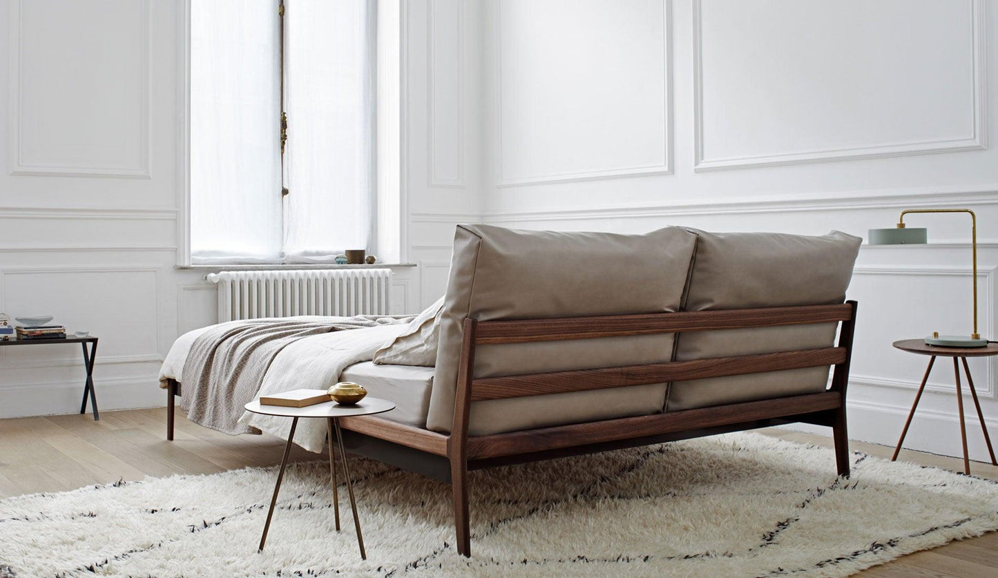 More - MORE SOVA Bett | Amerikanischer Nussbaum geölt - Betten - Sarto Group