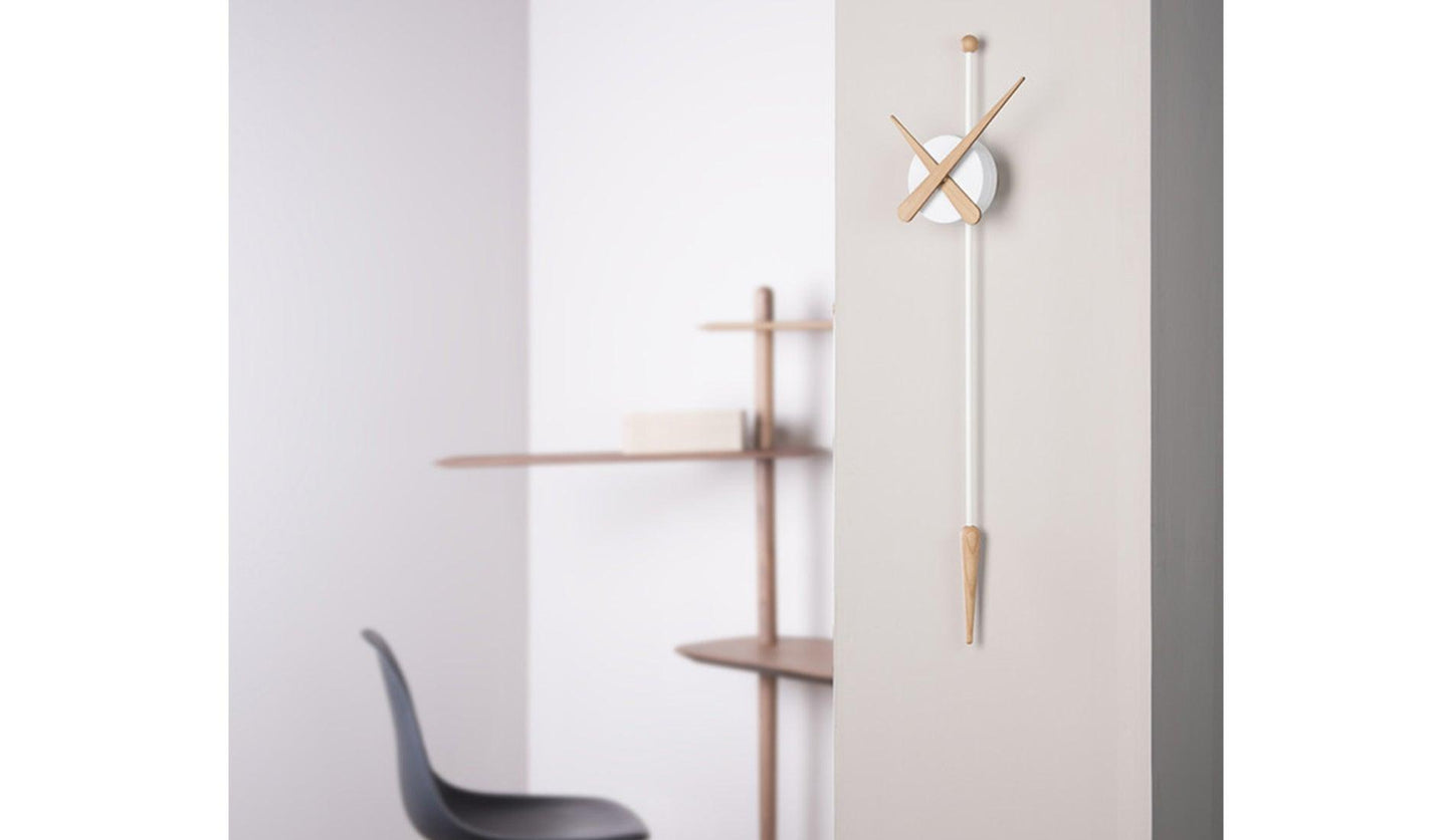 Nomon - Nomon Punta Wanduhr | Weiss - Eiche - Wanduhren - Sarto Group