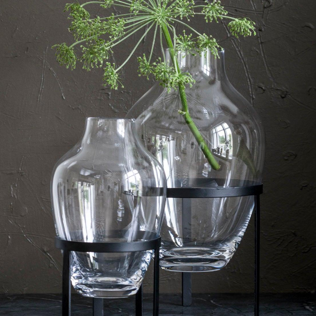 Nordstjerne - Nordstjerne Adorn Vase | Transparent - Schwarz - Vasen - Sarto Group