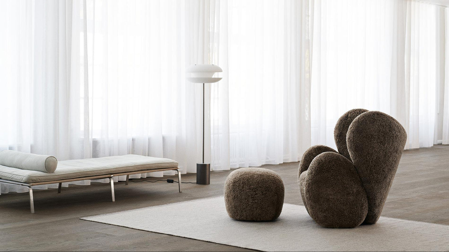 NORR11 - NORR11 Big Big Chair Sessel | Schaffell - sarto Tailored Interiors Group