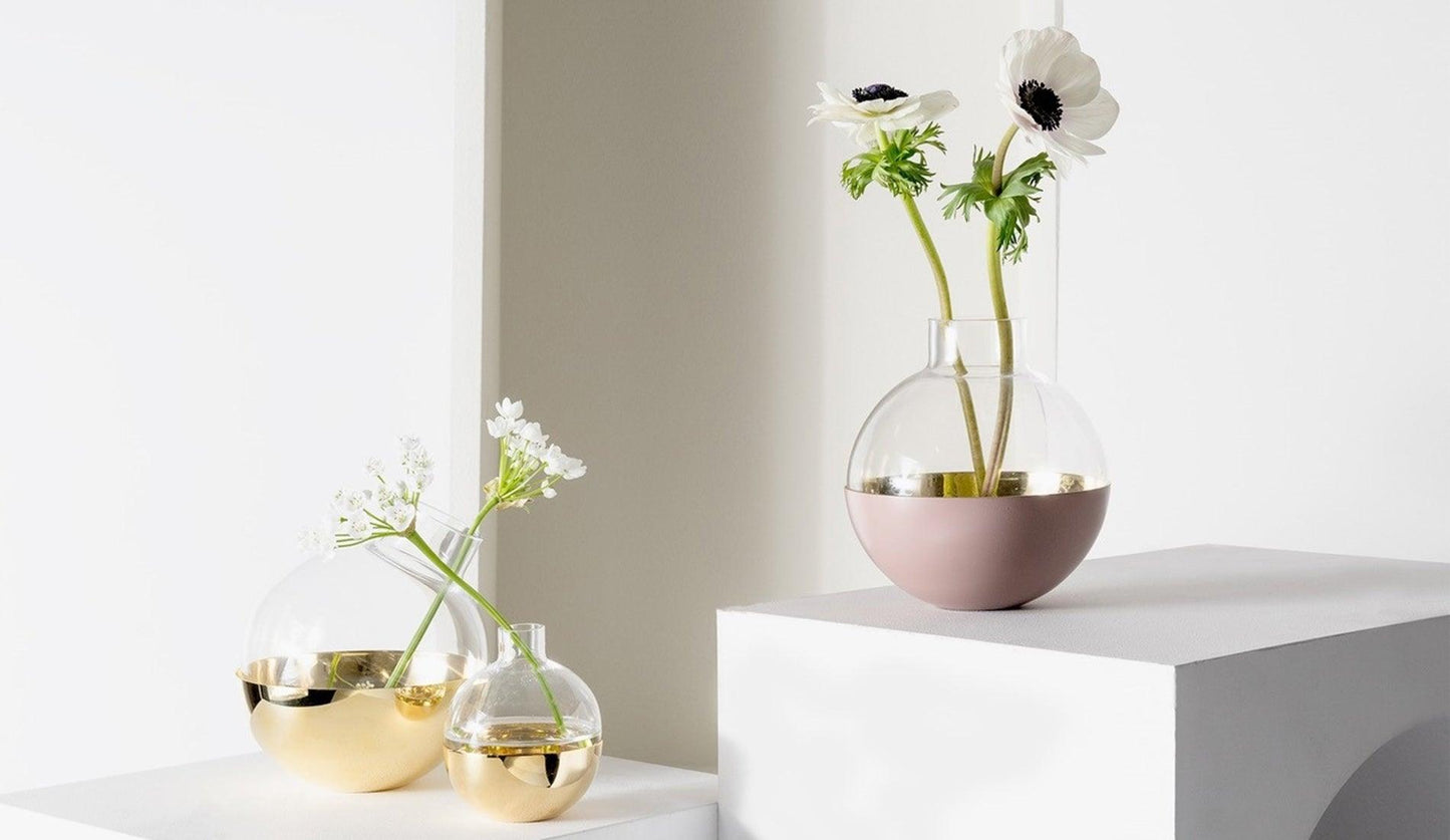 Skultuna - Skultuna Pomme Vase Medium Messing - Vasen - Sarto Group
