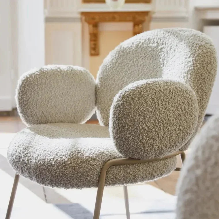 Freifrau - Nana Armlehnstuhl - sarto Tailored Interiors Group
