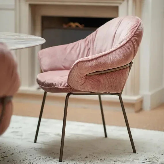 Freifrau - Marie Armlehnstuhl - sarto Tailored Interiors Group