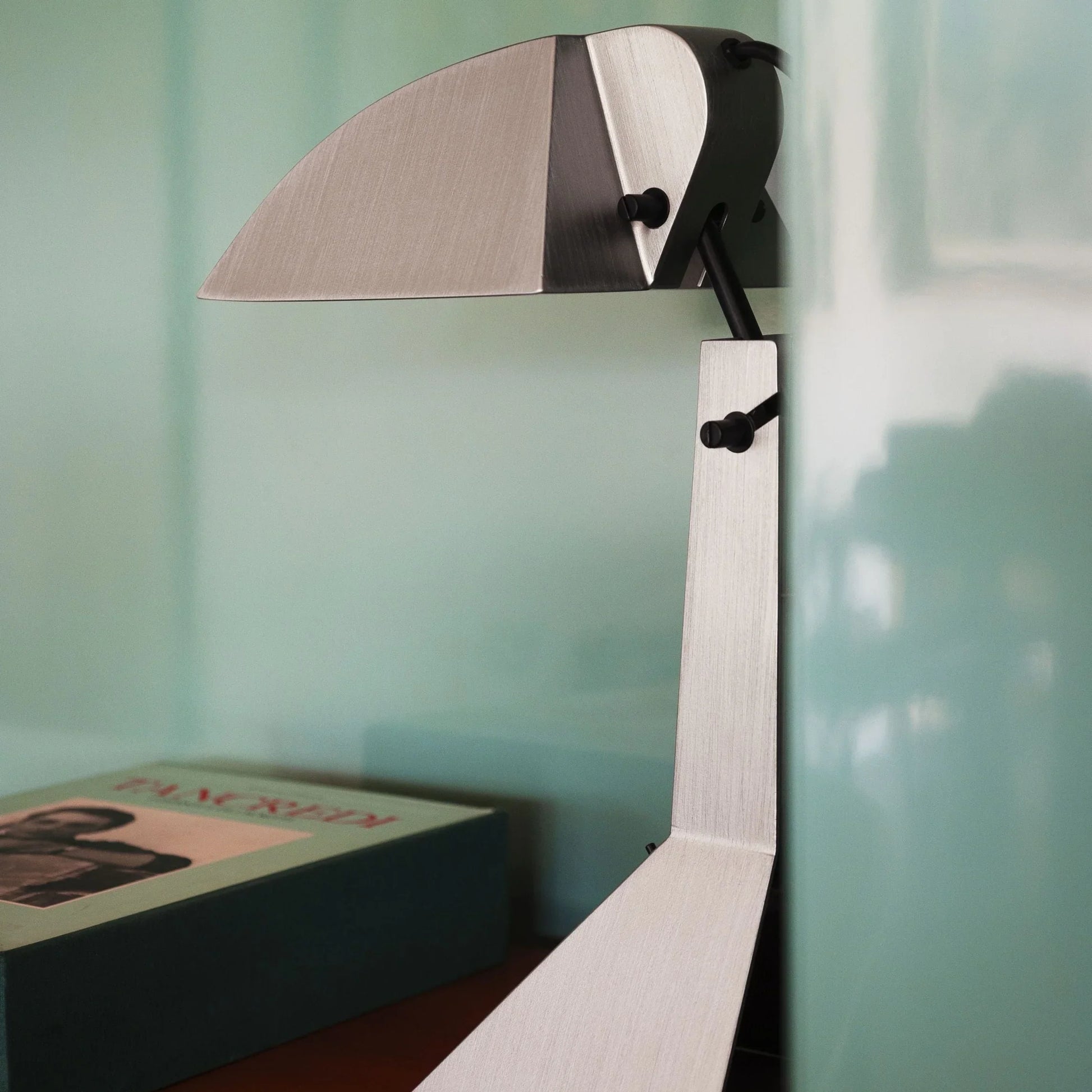 Tacchini - E63 Tischleuchte - sarto Tailored Interiors Group
