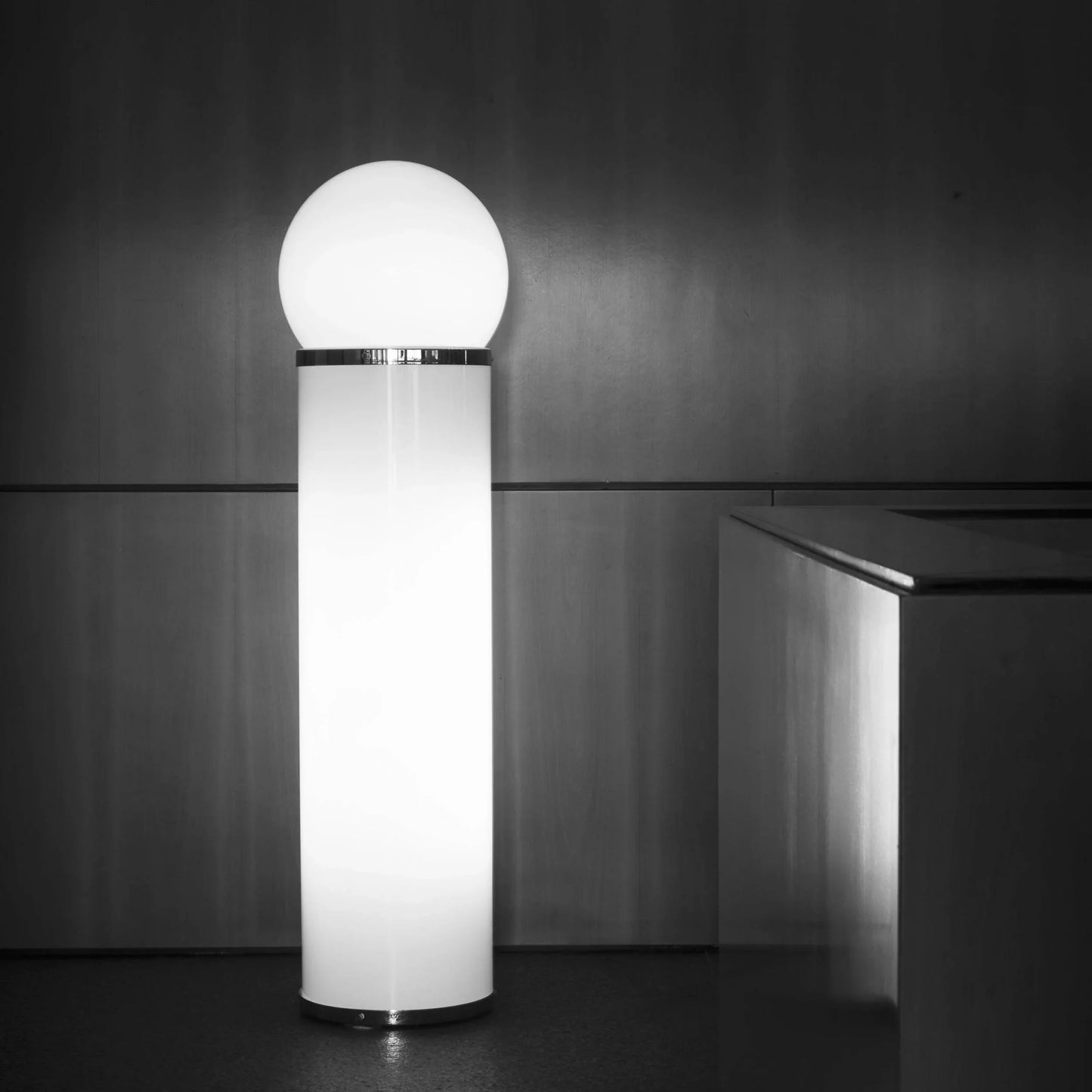 Tacchini - 1809 Leuchte - sarto Tailored Interiors Group