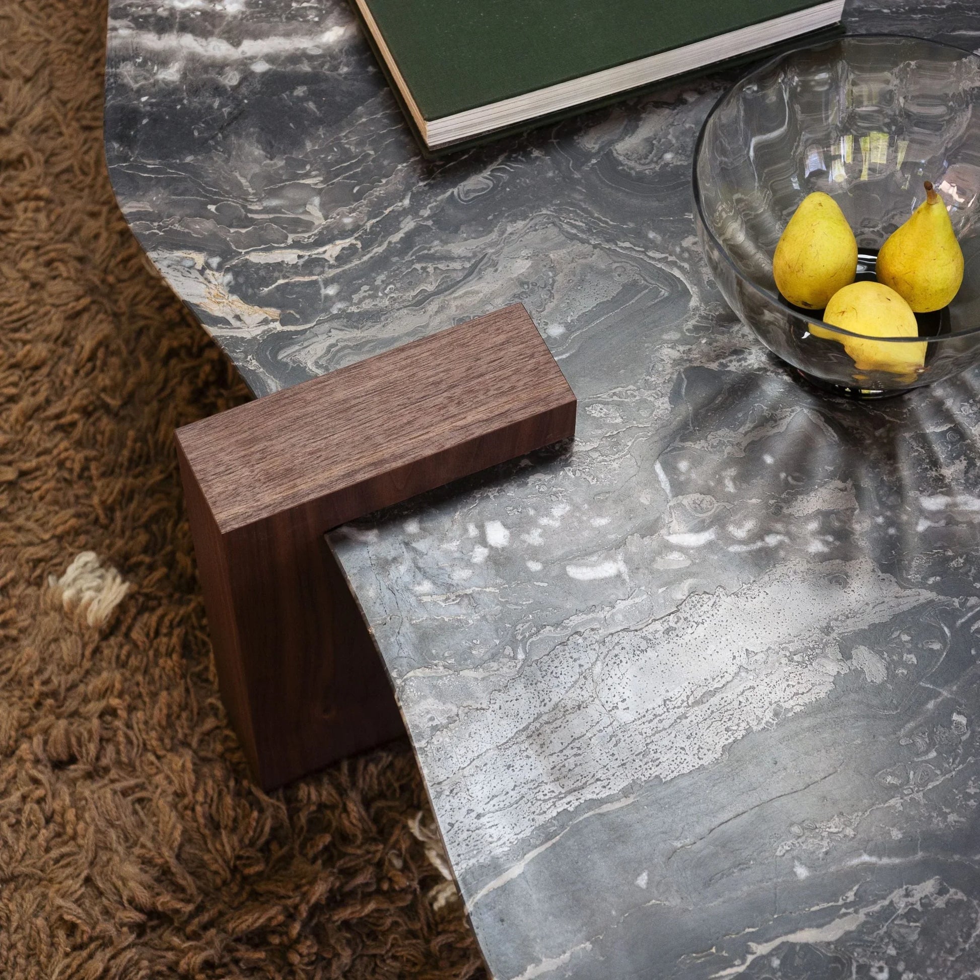 Tacchini - PietraForma Couchtisch - sarto Tailored Interiors Group