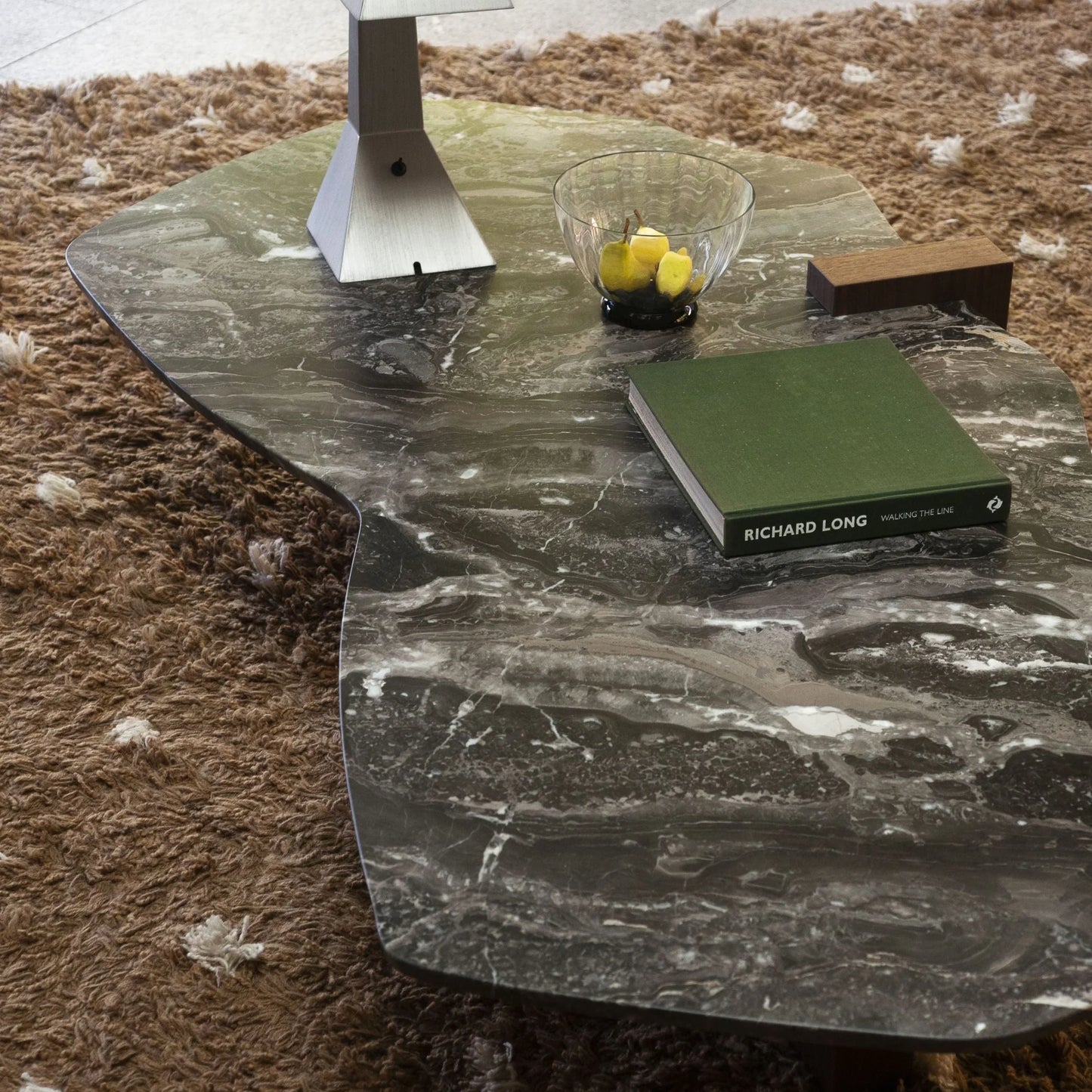 Tacchini - PietraForma Couchtisch - sarto Tailored Interiors Group