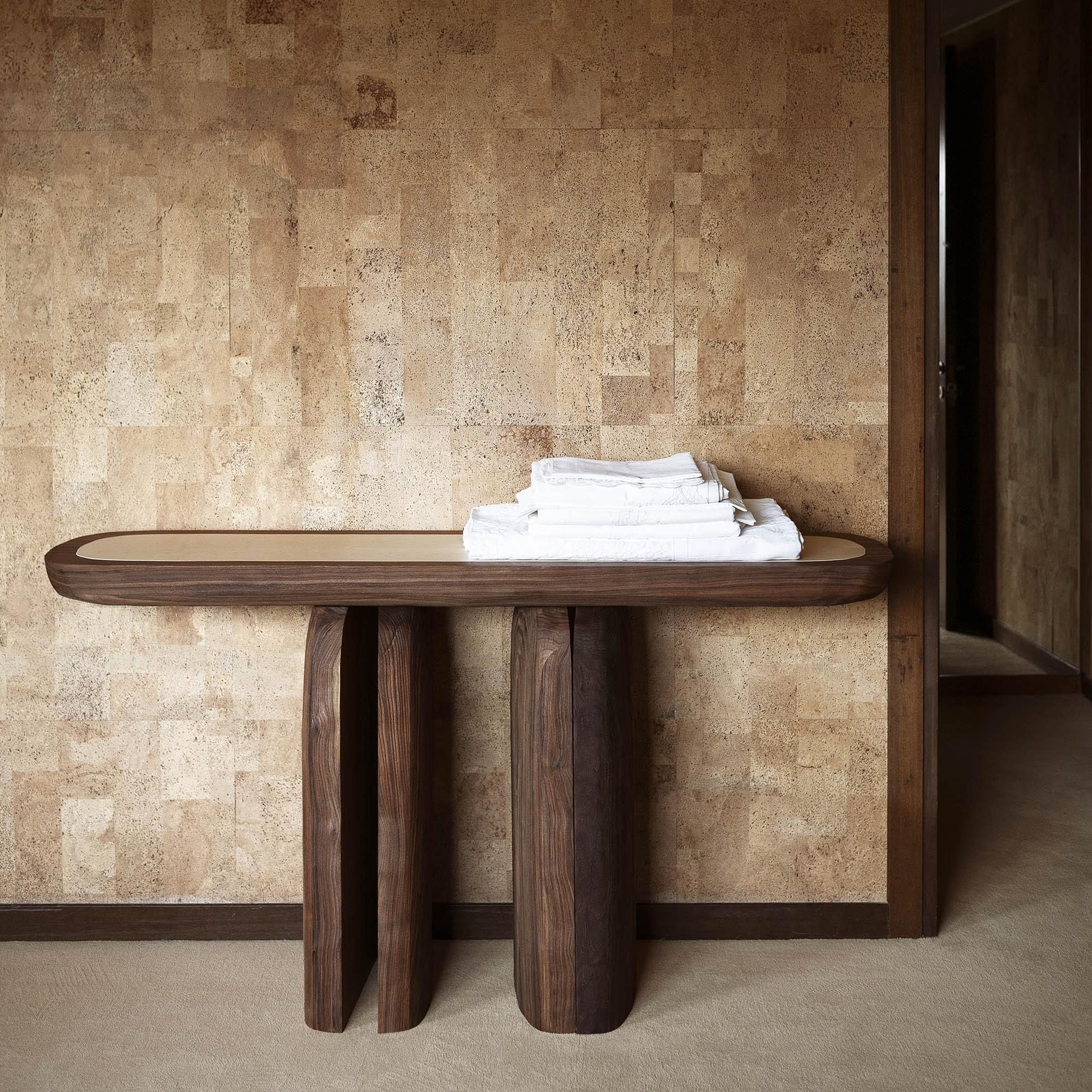 Tacchini - Bread Konsole - sarto Tailored Interiors Group