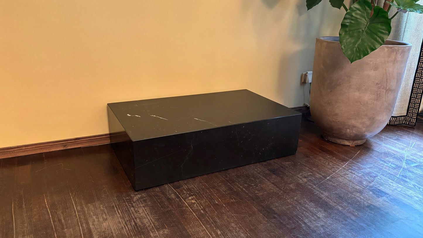 Audo Copenhagen - Audo Copenhagen Plinth Low Couchtisch - Couchtische - Sarto Group