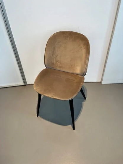 Gubi - Gubi Beetle Stuhl - sarto Group