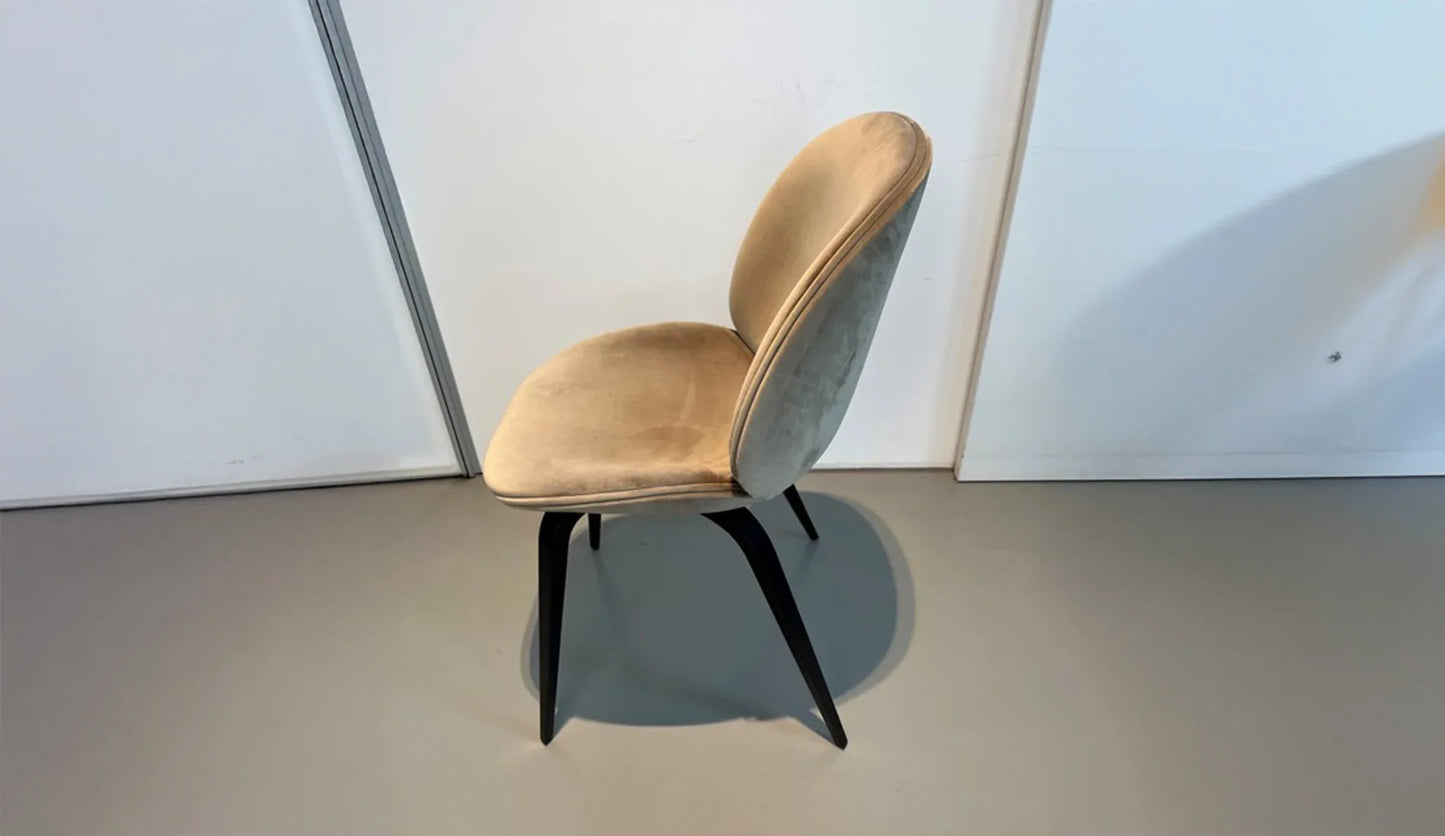 Gubi - Gubi Beetle Stuhl - sarto Group