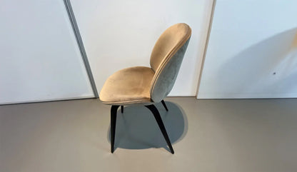 Gubi - Gubi Beetle Stuhl - sarto Group