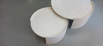 Cassina - Cassina Outdoor Beistelltisch Bowy 554 - Ø 70 - Gartentische - Sarto Group