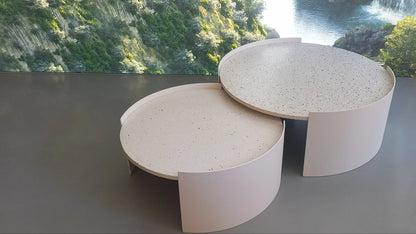 Cassina - Cassina Outdoor Beistelltisch Bowy 554 - Ø 70 - Gartentische - Sarto Group