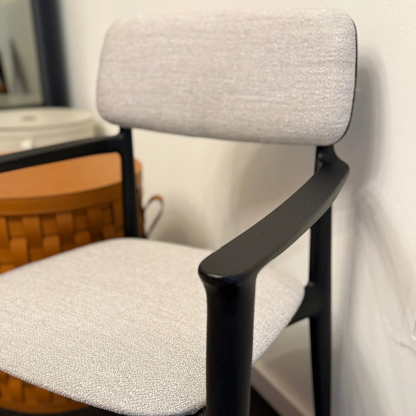 Poliform - Poliform CURVE Stuhl mit Armlehne - sarto Tailored Interiors Group