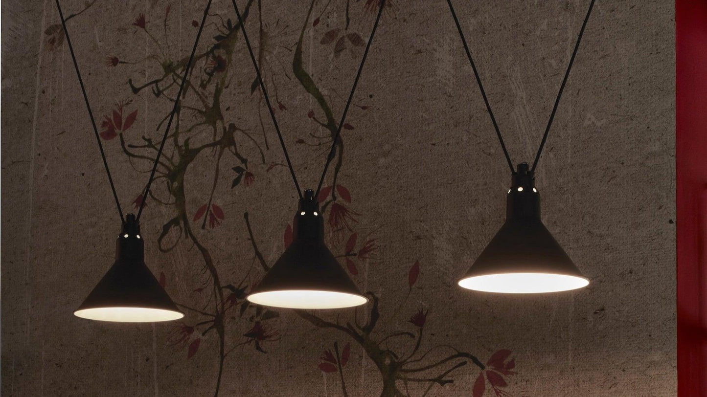 DCW éditions Paris - DCW Lampe Gras N°323 Les Acrobates Conic Schwarz - Hängeleuchten - Sarto Group