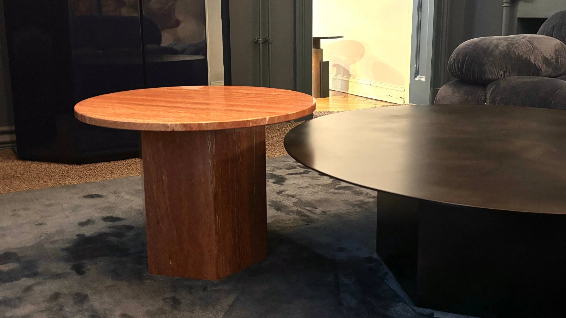 Gubi - Epic Couchtisch Ø60 rot - sarto Tailored Interiors