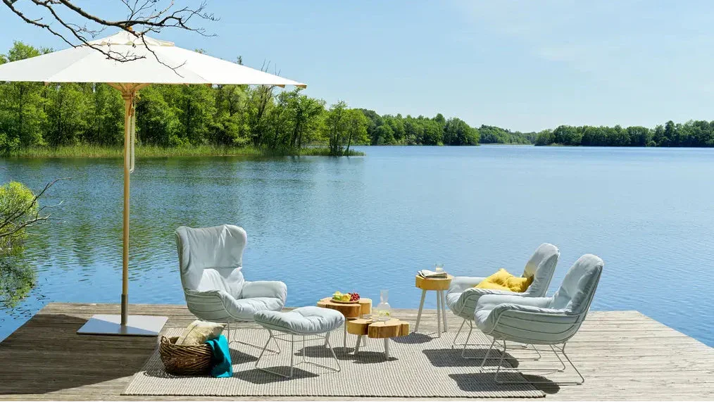 Freifrau - Leyasol Outdoor Loungesessel + Hocker - sarto Tailored Interiors Group
